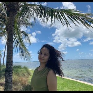 Meet your Posher, Aisha